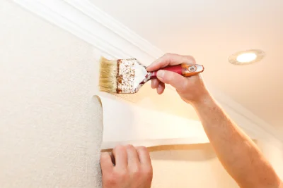 Pose de papier peint à Gaujan — revêtements muraux et toiles de verre